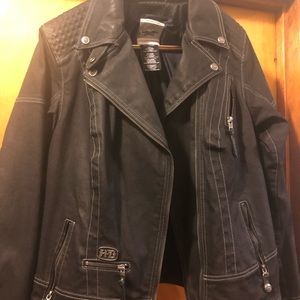 Brand new Harley Davidson women’s jacket size Xlg smoke free and pet free home
